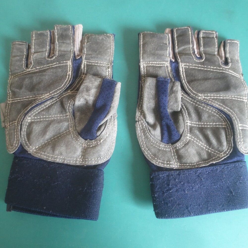 Nike Dri-Fit Leather Workout Gloves - Size Large.